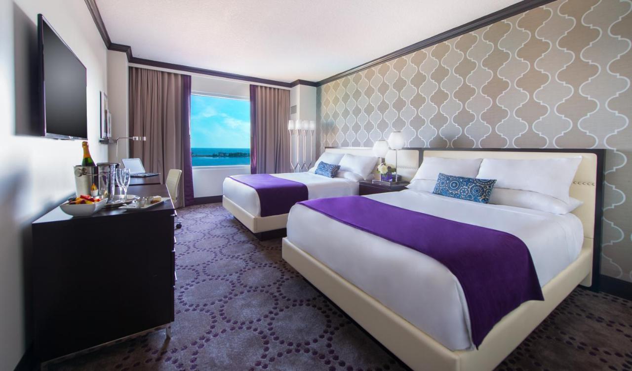 Apartahotel Beautiful Unit In Harrah's Casino Strip